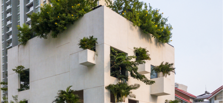 SKY HOUSE: A GREEN HOUSE IN THE CENTER OF SAIGON